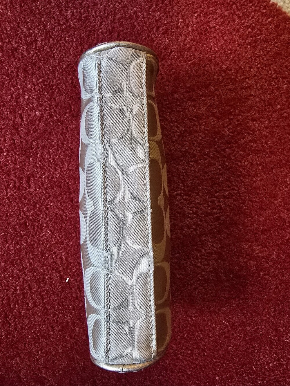 New Gold Coach Signature Estee Lauder Cosmetic Bag - Picture 5 of 8